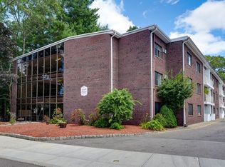 915 Edgell Rd APT 60, Framingham, MA 01701