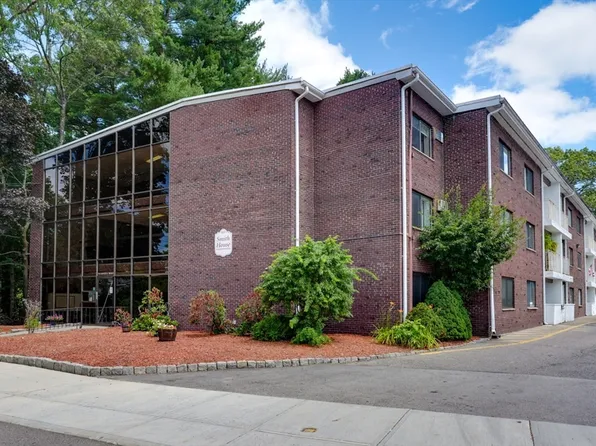 915 Edgell Rd APT 60, Framingham, MA 01701