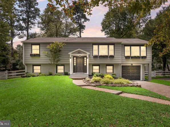 187 S Lakeside Dr E, Medford, NJ 08055
