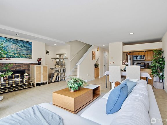 2nd image of 436 4th Ave #436