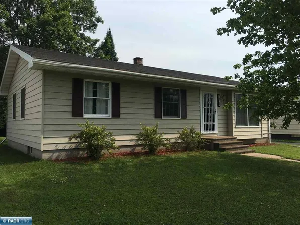 2027 E 31st St, Hibbing, MN 55746