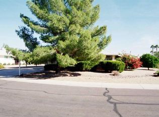 13203 W Branding Iron Dr, Sun City, AZ 85351