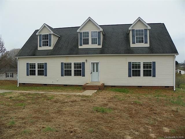 1st image of 114 Mountain Crest Dr