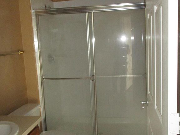 3rd image of 2532 Grand Central Pkwy APT 4
