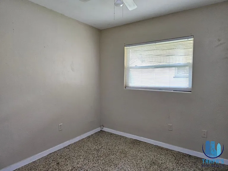 1216 E Myrtle St — Photo 16