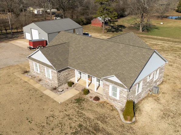 320 Cobblestone Dr, Savannah, TN 38372
