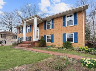 2102 Old Stage Rd, Alexandria, VA 22308