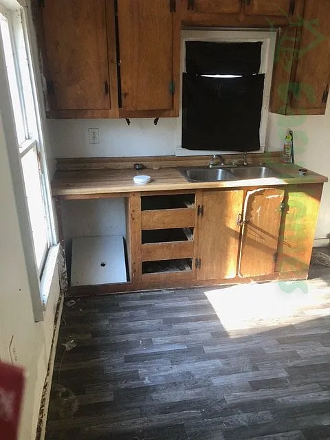 824 South Main Street — Photo 4