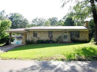 221 N 13th St, De Queen, AR 71832
