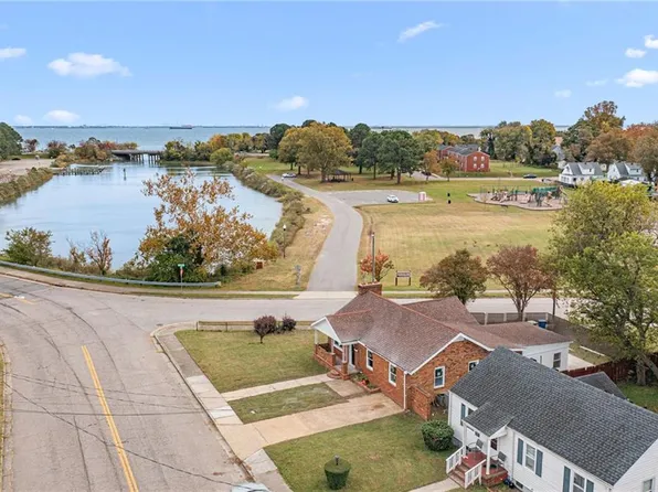 1416 Hampton Dr, Newport News, VA 23607