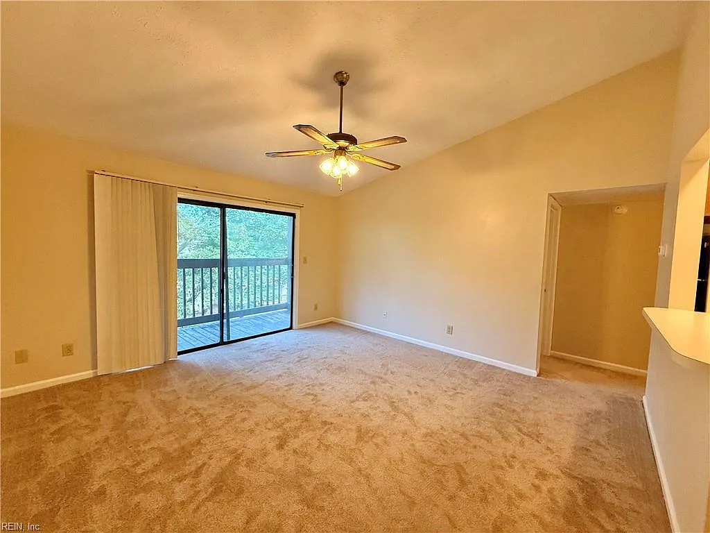 1 bed, 1.0 bath, $1,000 — Photo 2