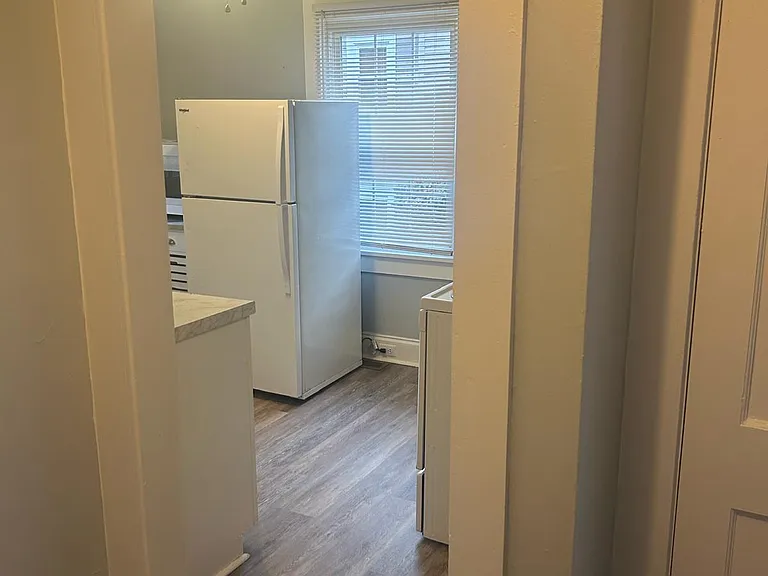 825 N Jackson St — Photo 8