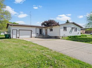 407 S Pleasant Ave, Polo, IL 61064
