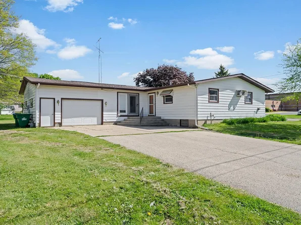407 S Pleasant Ave, Polo, IL 61064