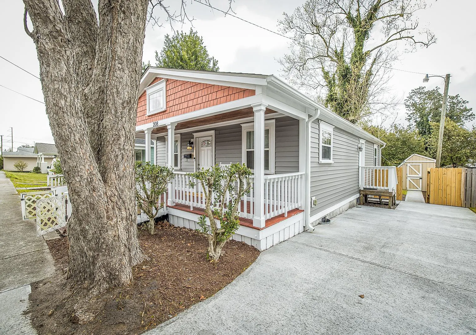 3 bed, 1000 sqft, $2,000 — Photo 2