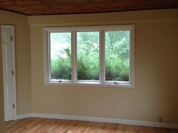 2nd image of 137 N Grove St