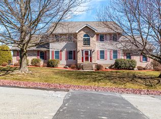 1027 Fairfield Cir, Clarks Summit, PA 18411