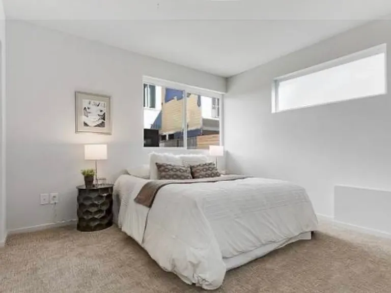 730 26th Ave S — Photo 3