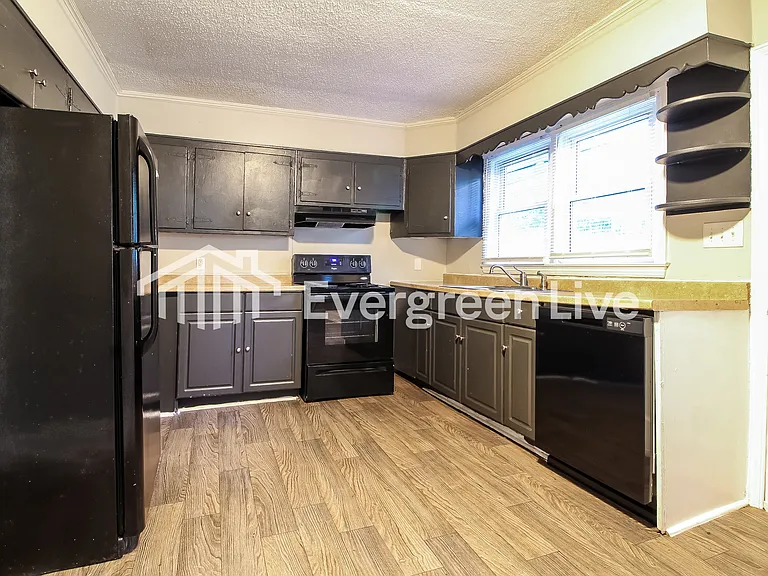 500 Brookdale Dr — Photo 6