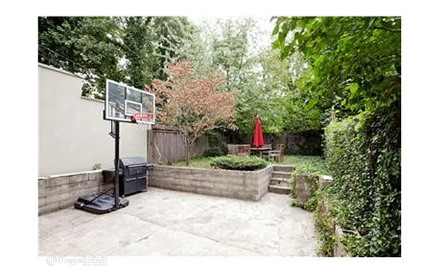 Rented by Douglas Elliman | media 38