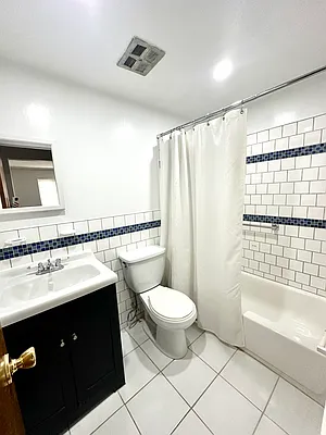 Rented by Luxian International Realty LLC | media 5