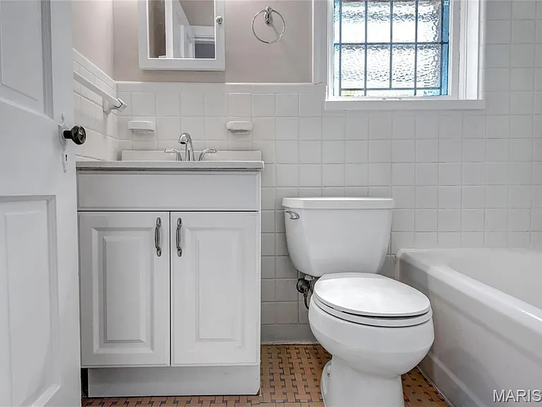 7536 Oxford Dr #3 — Photo 16