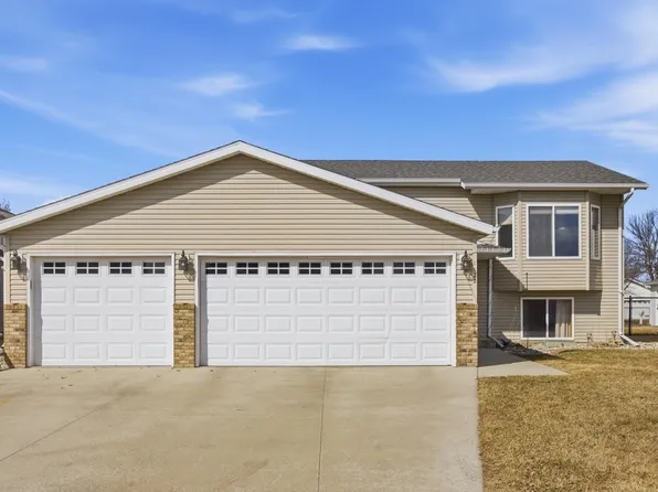 1122 5th Ave W, West Fargo, ND 58078