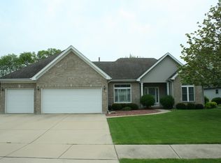 474 E Barberry Cir, Yorkville, IL 60560