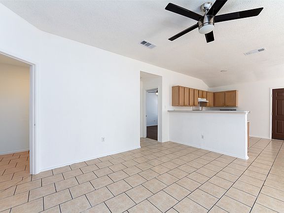 3rd image of 2428 Summit Ln
