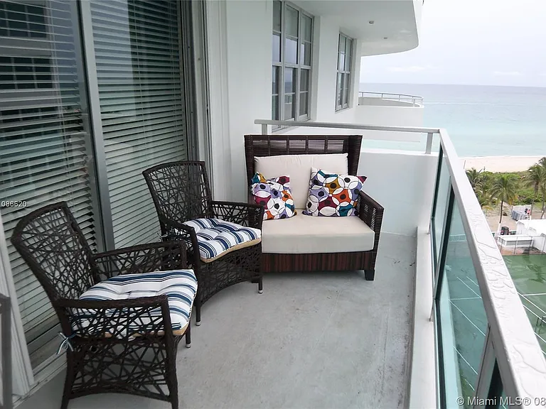 5151 Collins Ave #1030 — Photo 1