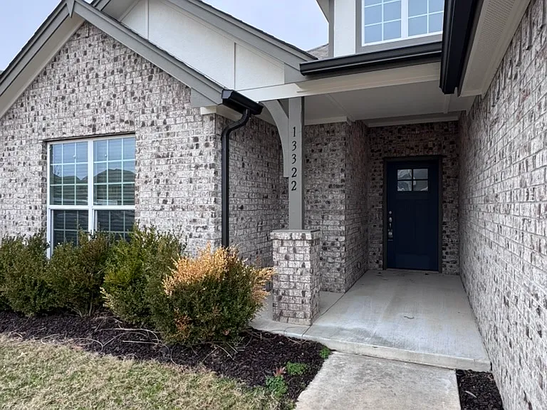 13322 S 19th Ct — Photo 2