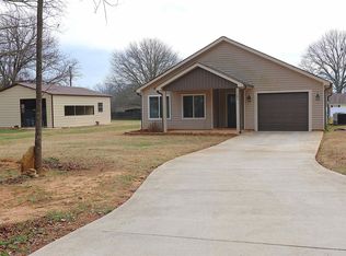 141 Burton Dr, Chesnee, SC 29323