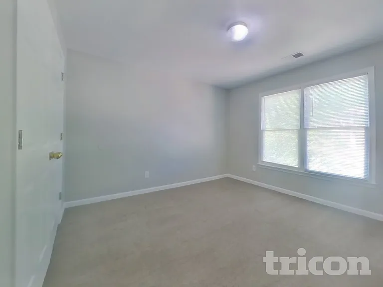 5024 Kendall Sta NW — Photo 9