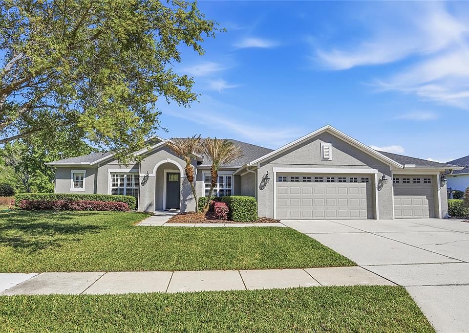 1st image of 8 Winters Landing Dr