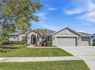 8 Winters Landing Dr, Oakland, FL 34787
