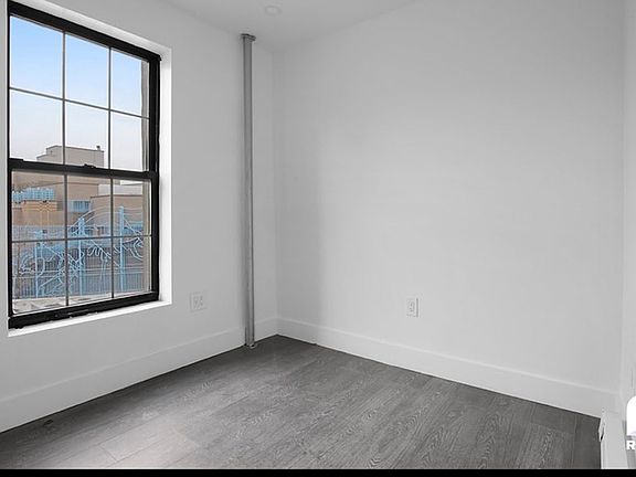 5th image of 2153 Amsterdam Ave APT 11