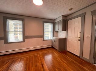 107 Earle St FLOOR 2, Woonsocket, RI 02895