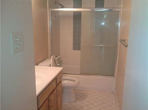 3rd image of 3522-28 Calhoun St