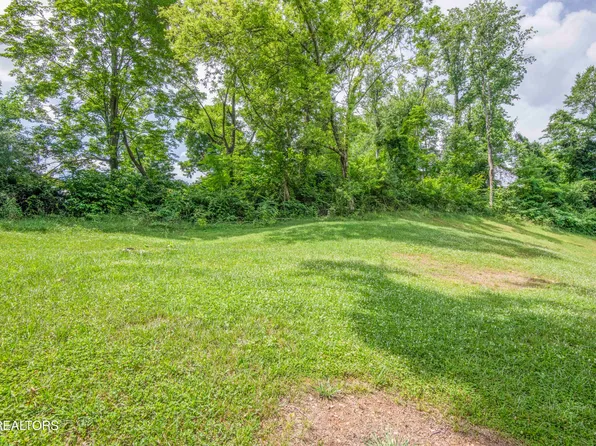 Westbury Dr, Clinton, TN 37716