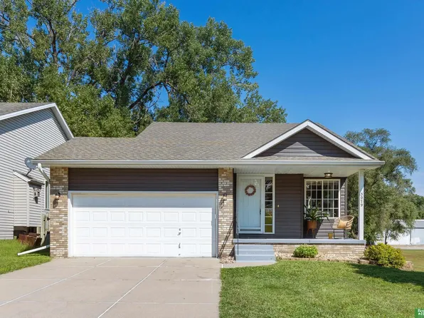 3079 S 35th Ave, Omaha, NE 68105
