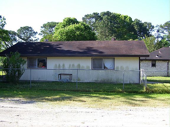 storage bldg in baclyard