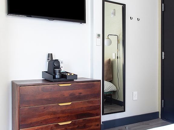 3rd image of 706 Polk St #302
