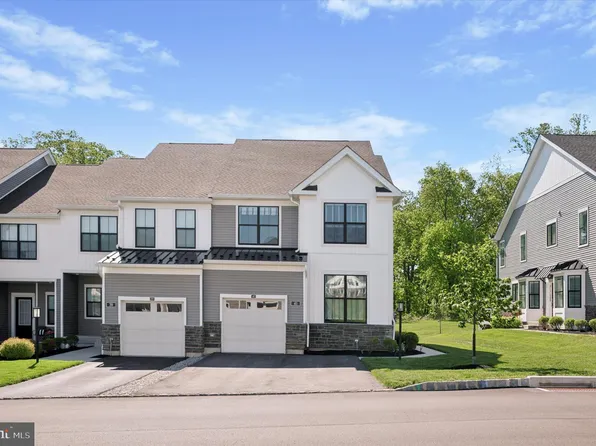 41 Umbrell Dr, Eagleville, PA 19403