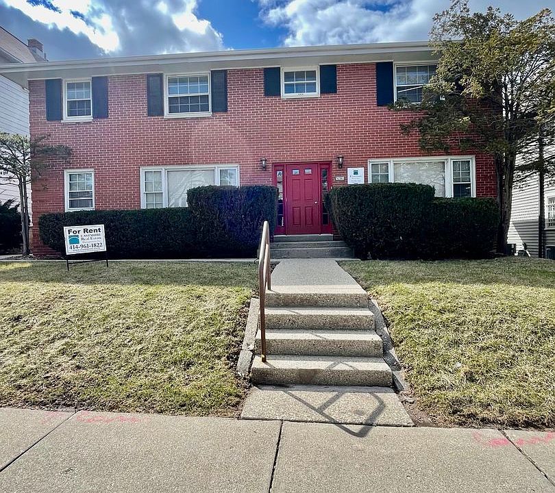 1st image of 3281 N Oakland Ave APT 3