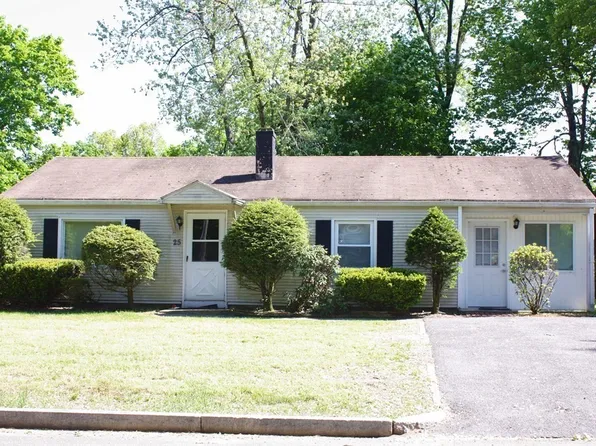 25 Kirk Dr, Springfield, MA 01109