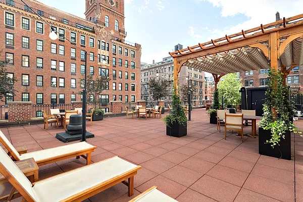 Sold by Compass | media 18