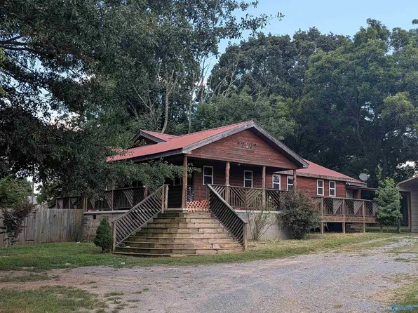 12162 Union Grove Rd, Union Grove, AL 35175