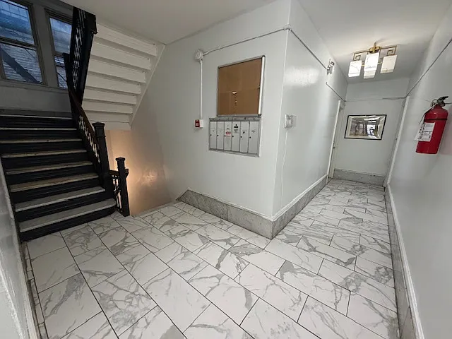 118 74th St #C4 — Photo 9