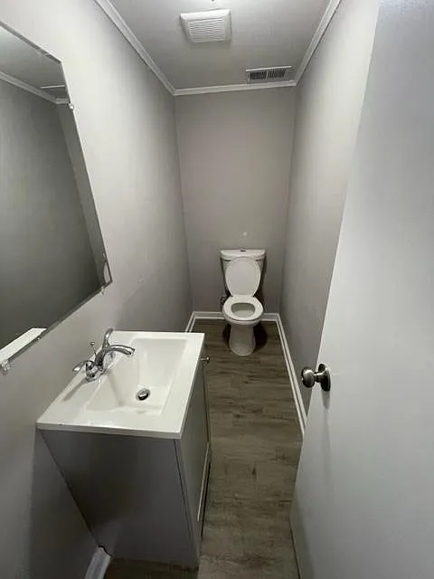3 bed, 1.5 bath, 1098 sqft, $1,600 — Photo 2