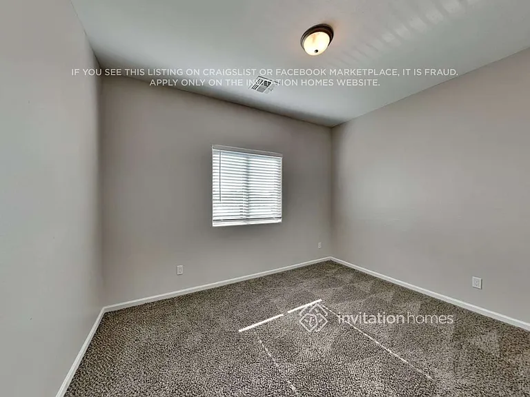 1840 W Pollack St — Photo 12